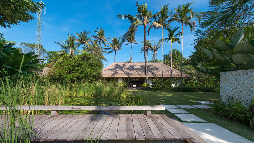 Samadhana - Entrance bridge